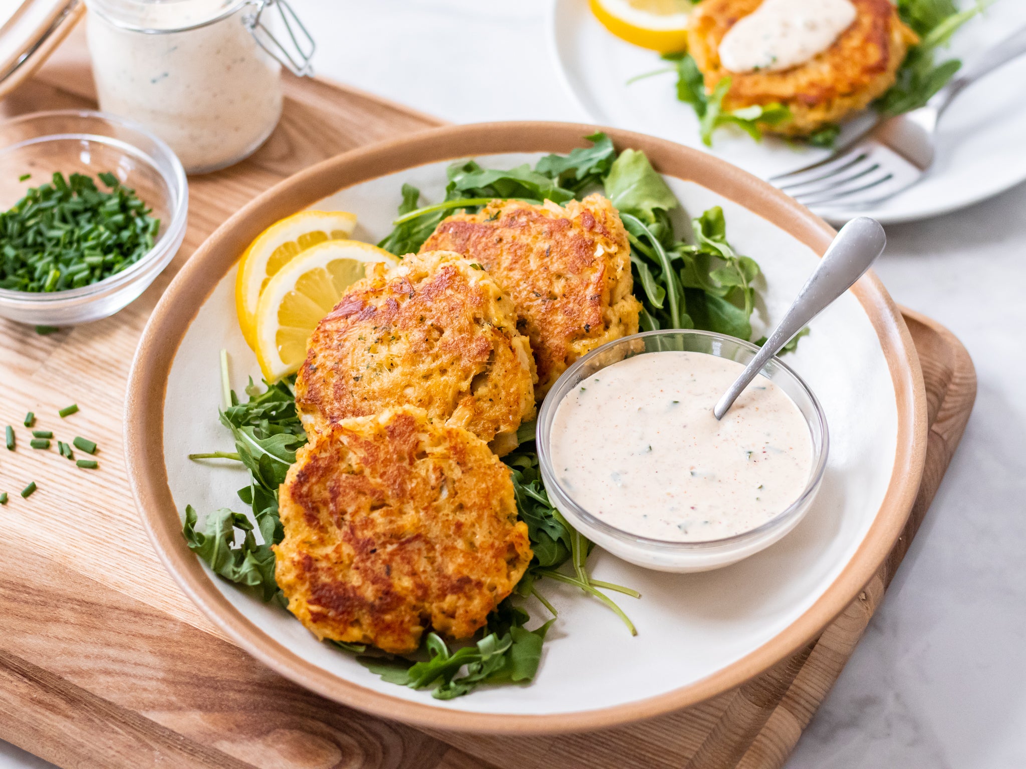 Easy Remoulade Sauce Recipe For Crab Cakes - Sizzlefish.com