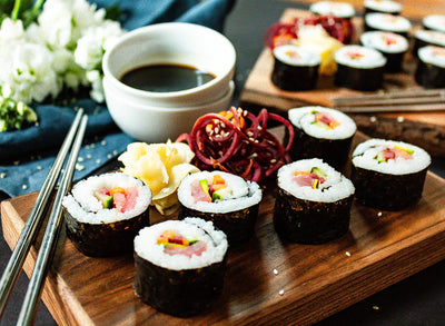 How to Make Tuna Maki (Sushi Roll)
